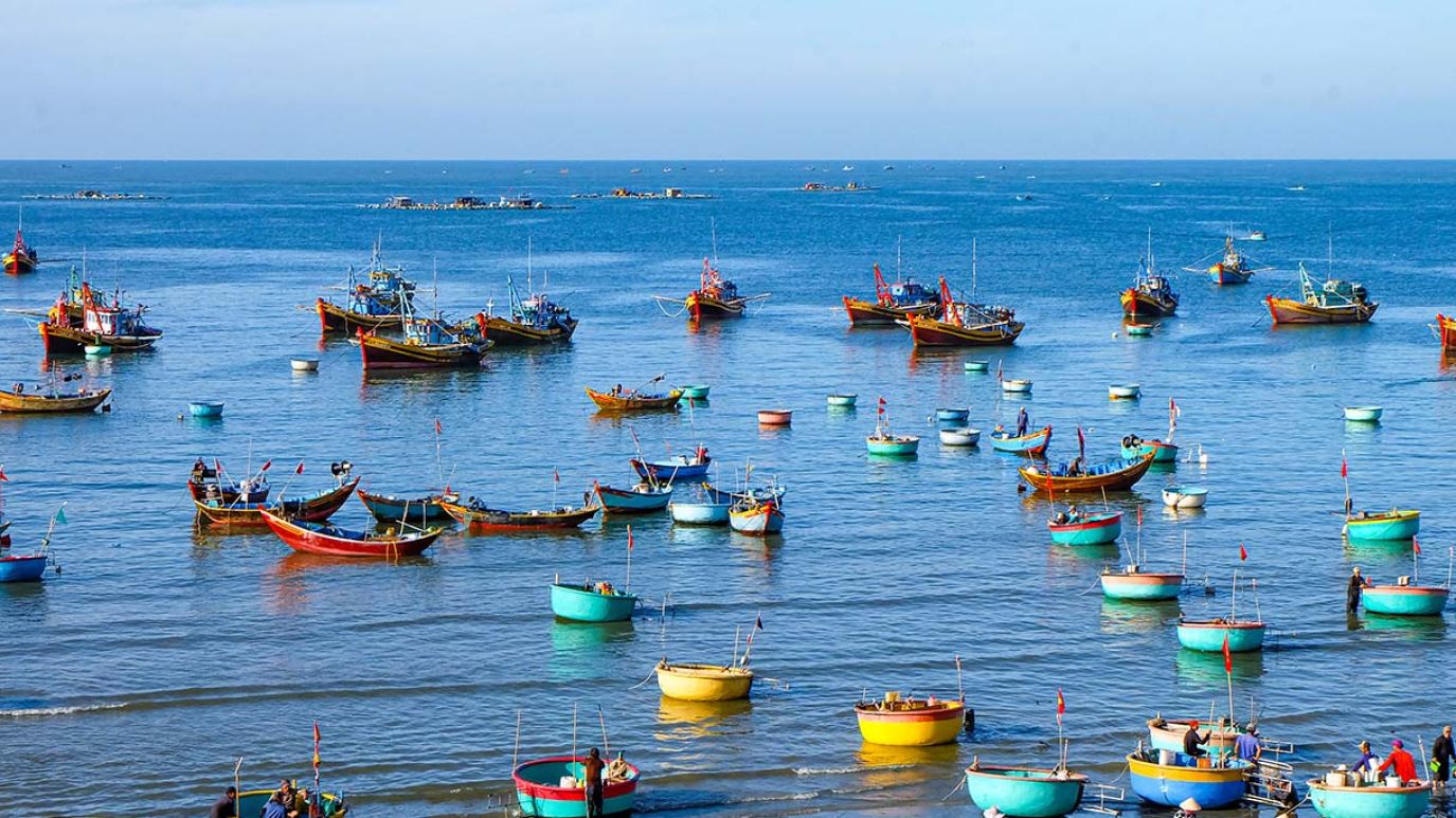 China and Vietnam Play Down Disputes in the South China Sea